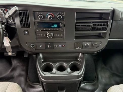 Used 2016 Chevrolet Express 3500 Extended RWD image 30