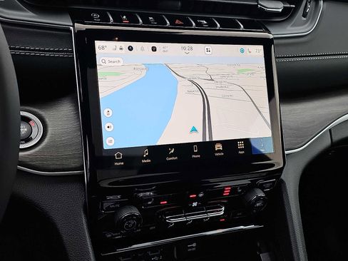 New 2025 Jeep Grand Cherokee Limited w/ Trailer Tow Package image 12