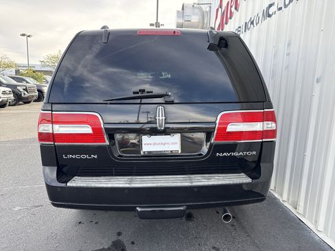 Used 2014 Lincoln Navigator 2WD image 8