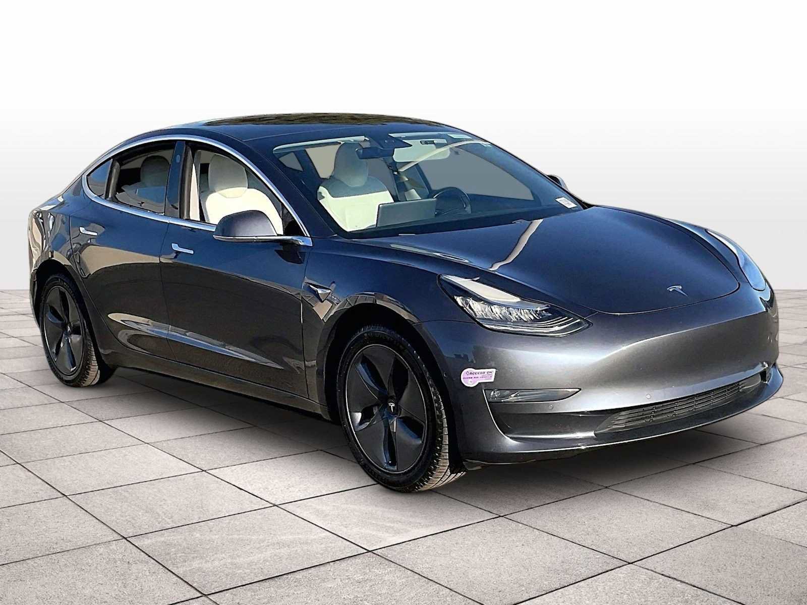 Used 2019 Tesla Model 3 Standard Range Plus RWD image 2