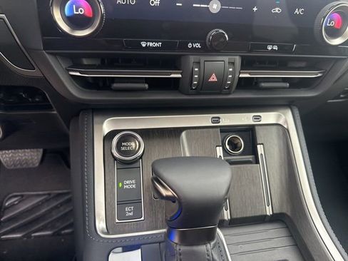 Used 2026 Lexus GX 550 image 13