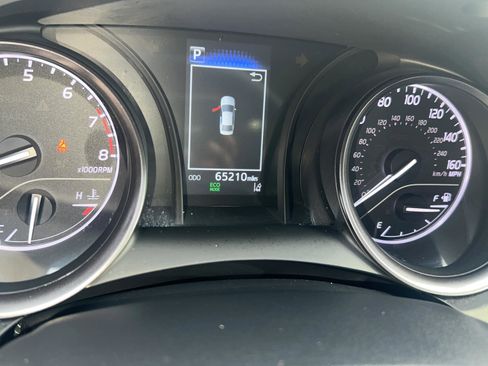 Used 2023 Toyota Camry SE image 13