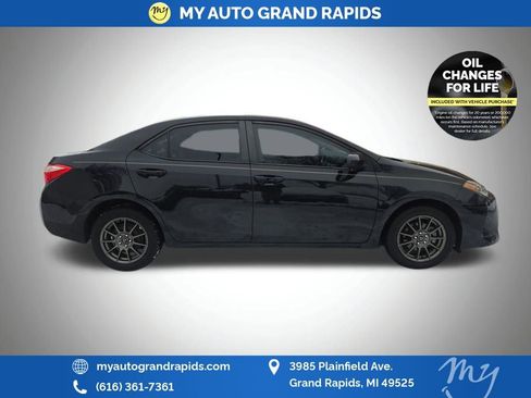 Used 2019 Toyota Corolla LE image 8