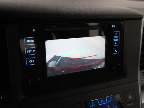 Used 2016 Toyota Sienna L FWD image 23