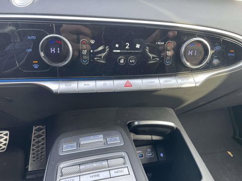 Used 2025 Genesis GV70 3.5T Sport w/ Sport Advanced Package image 41