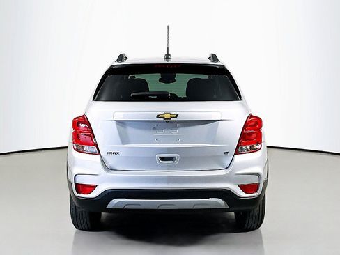 Used 2018 Chevrolet Trax LT w/ LT Convenience Package FWD image 6