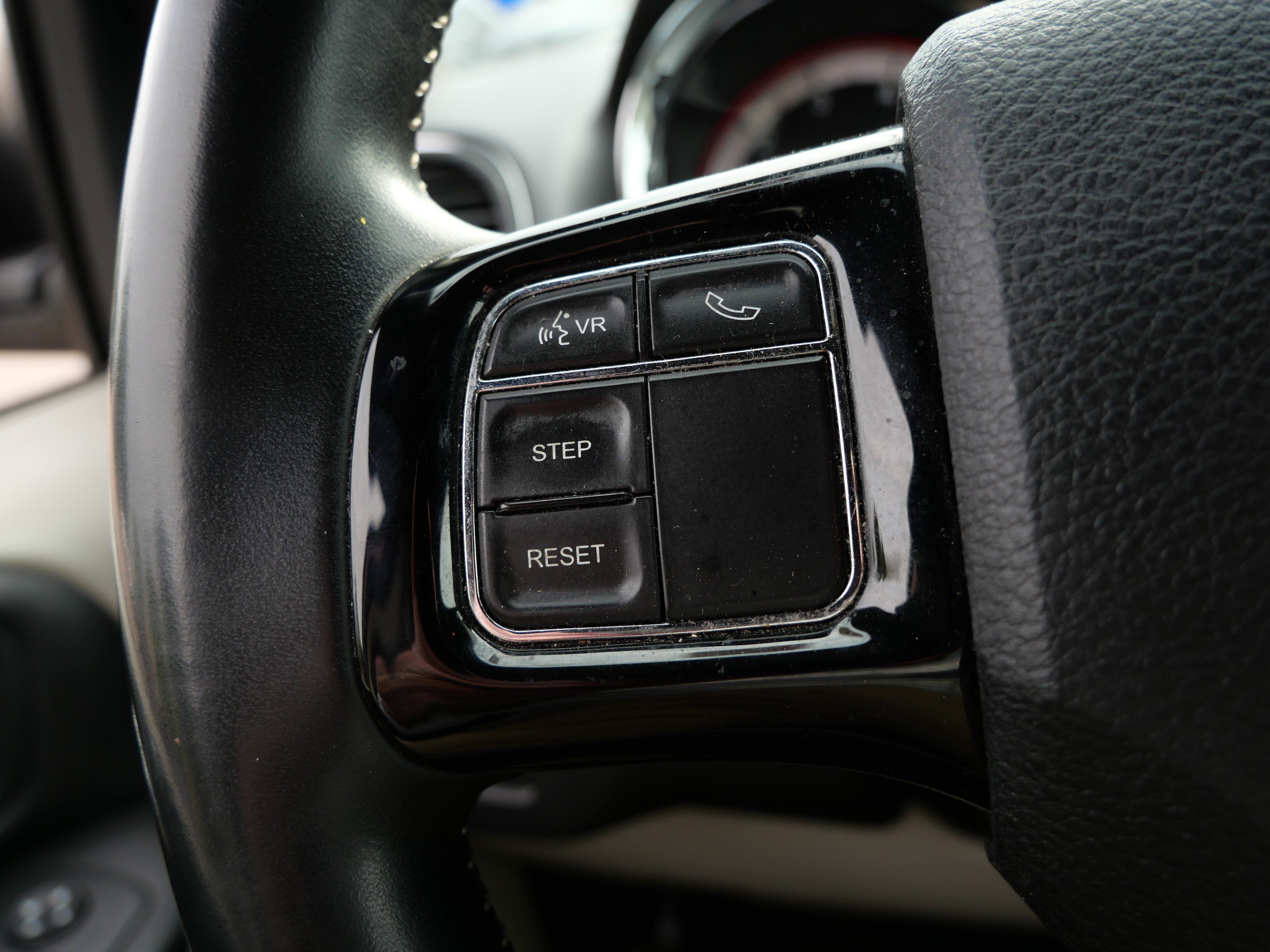 Used 2018 Dodge Grand Caravan SXT FWD image 20