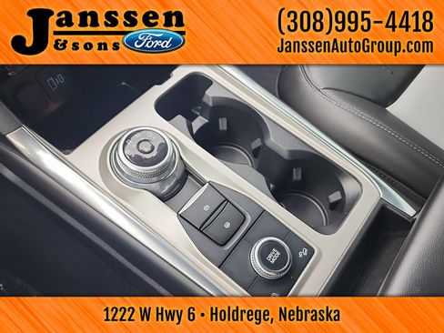 Used 2023 Ford Explorer XLT w/ Equipment Group 202A AWD/4WD image 33