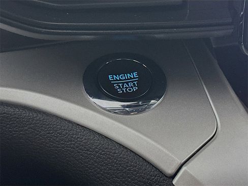 Used 2022 Ford Explorer XLT image 27