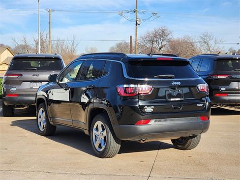 Used 2023 Jeep Compass Latitude w/ Sun and Sound Group image 5