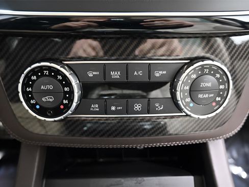 Used 2019 Mercedes-Benz GLS 450 4MATIC w/ Grand Edition Package image 25