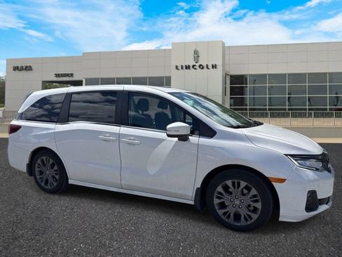 Used 2025 Honda Odyssey Touring image 1