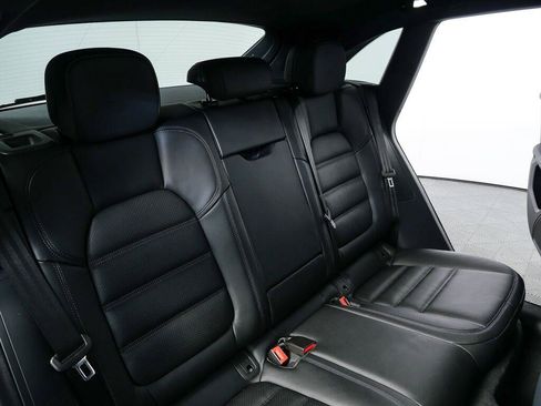 Used 2026 Porsche Macan AWD/4WD image 20