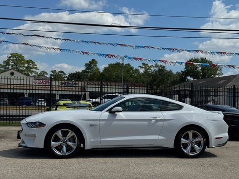 Used 2019 Ford Mustang GT Premium image 10