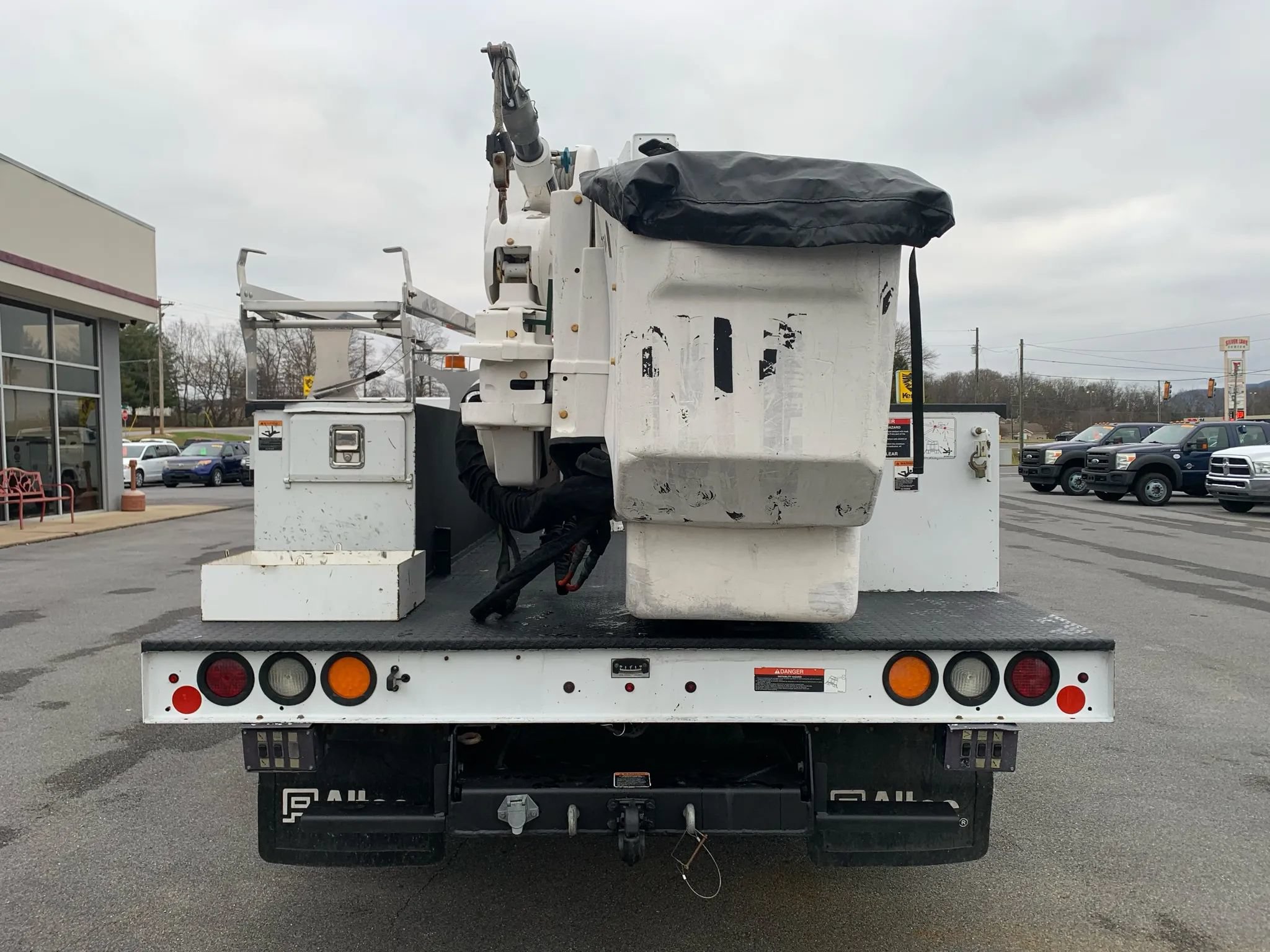 Used 2017 Ford F550 4x4 Regular Cab Super Duty image 6