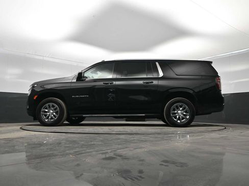 Used 2024 Chevrolet Suburban LT image 40