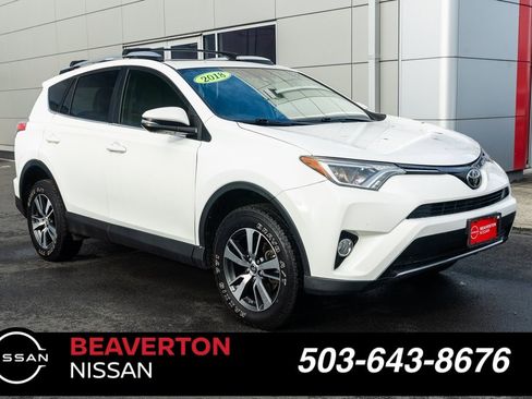 Used 2018 Toyota RAV4 XLE image 1