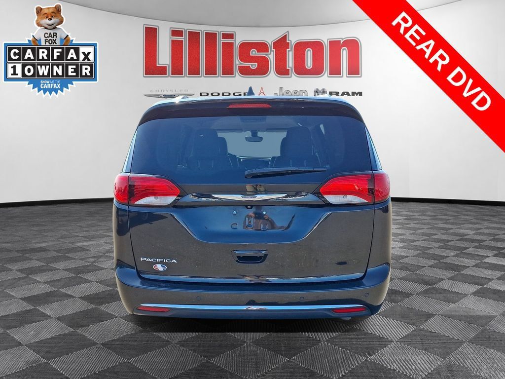 Used 2018 Chrysler Pacifica Touring-L FWD image 5