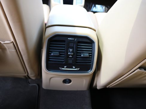 Used 2017 Porsche Macan S image 27