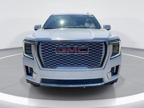 Used 2021 GMC Yukon XL Denali AWD/4WD image 3