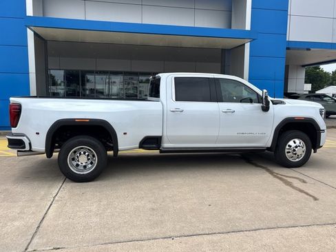 New 2026 GMC Sierra 3500 Denali Ultimate AWD/4WD image 2