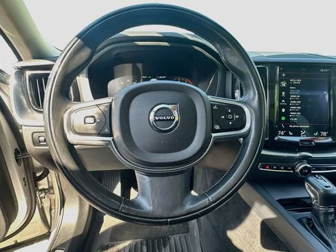 Used 2018 Volvo XC60 T5 Momentum w/ Vision Package AWD/4WD image 12