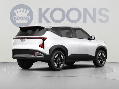 New 2027 Kia Seltos LX FWD image 4