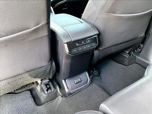 Used 2024 Toyota Highlander LE image 25