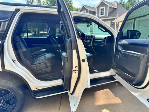 Used 2021 Ford Expedition XLT AWD/4WD image 15