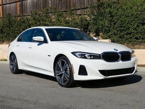 Used 2023 BMW 330e w/ Driving Assistance Package image 7