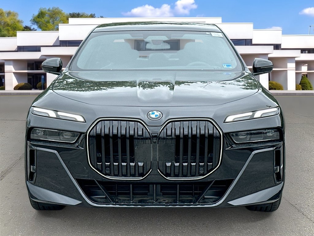 Used 2026 BMW 760i xDrive AWD/4WD image 2