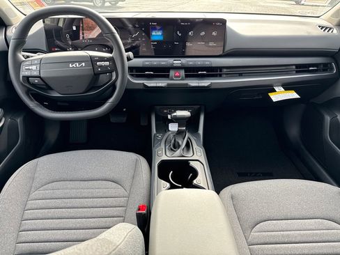 New 2025 Kia K4 EX image 22