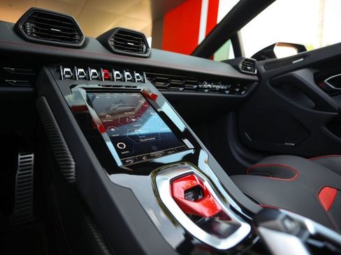 Used 2020 Lamborghini Huracan EVO RWD image 44