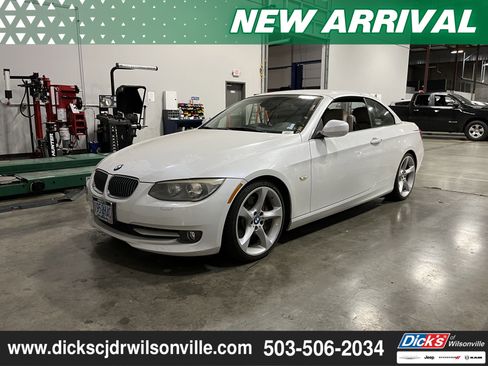Used 2011 BMW 335i Convertible image 1