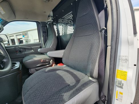 Used 2025 GMC Savana 2500 w/ Driver Convenience Package RWD image 21