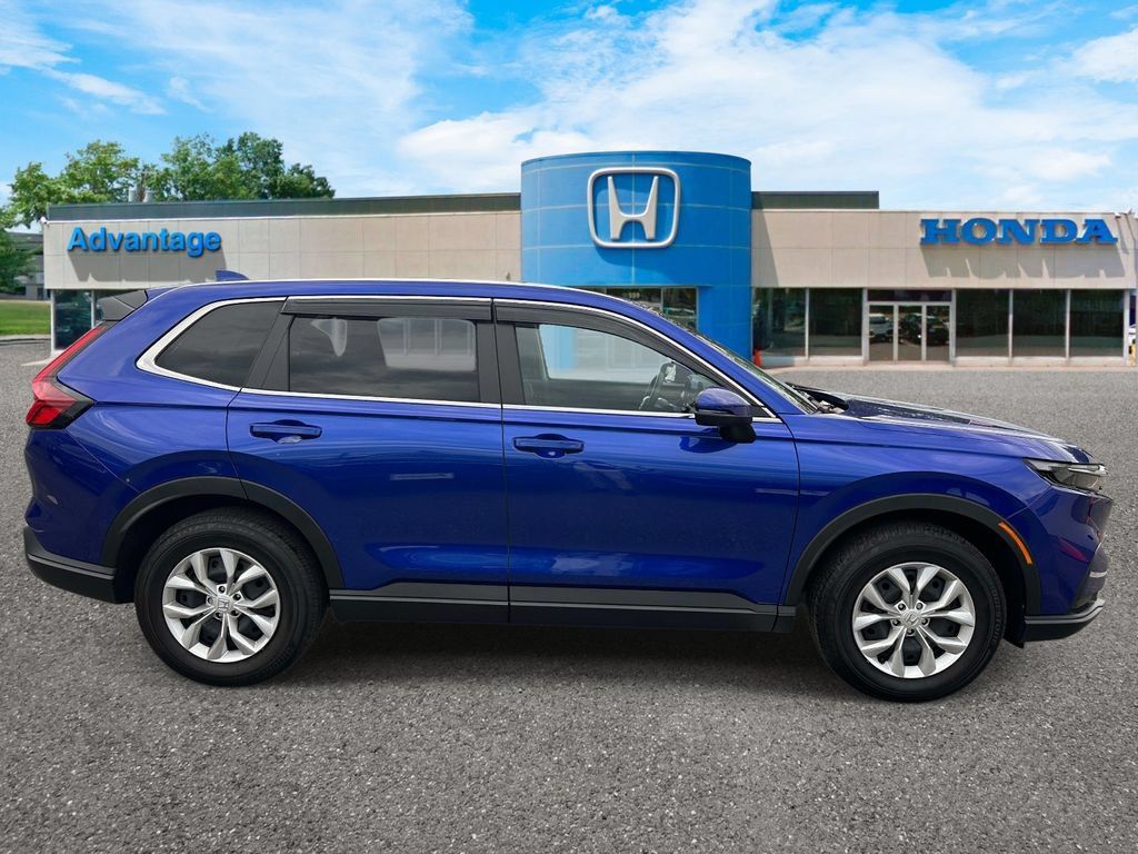 Used 2025 Honda CR-V LX image 3