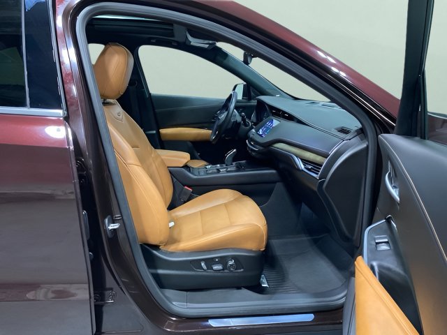 Used 2020 Cadillac XT4 Premium Luxury w/ Enhanced Visibility Package AWD/4WD image 31