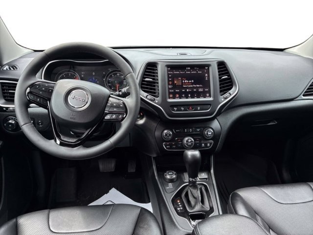 Used 2023 Jeep Cherokee Altitude Lux w/ Mopar Interior Package AWD/4WD image 16