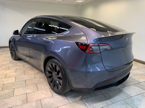 Used 2022 Tesla Model Y Performance image 5