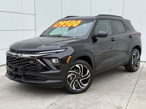 Used 2026 Chevrolet TrailBlazer RS w/ Convenience Package AWD/4WD image 2