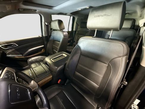 Used 2019 GMC Yukon XL Denali image 22