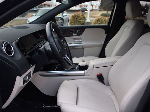 Used 2023 Mercedes-Benz GLA 250 4MATIC image 11