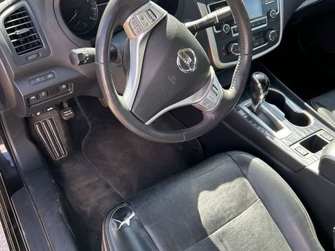 Used 2017 Nissan Altima 2.5 SL w/ Moonroof Package image 2