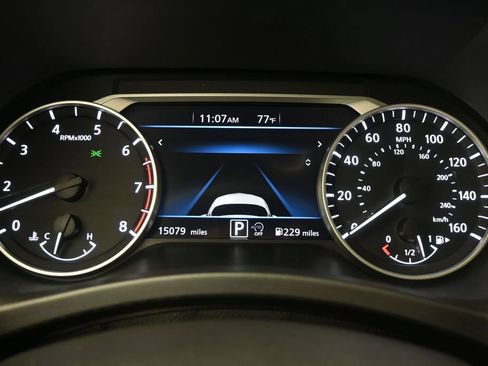 Used 2025 Nissan Sentra SV FWD image 13