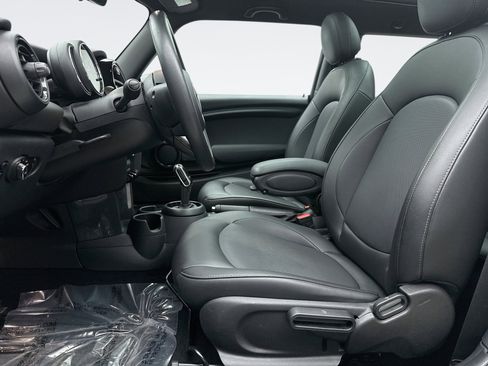 Used 2021 MINI Cooper 2-Door Hardtop image 11