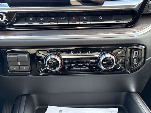 New 2026 GMC Sierra 3500 SLT w/ SLT Premium Package image 17