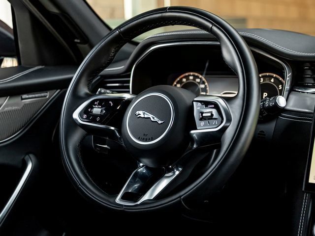 Used 2025 Jaguar F-PACE R-Dynamic S AWD/4WD image 20