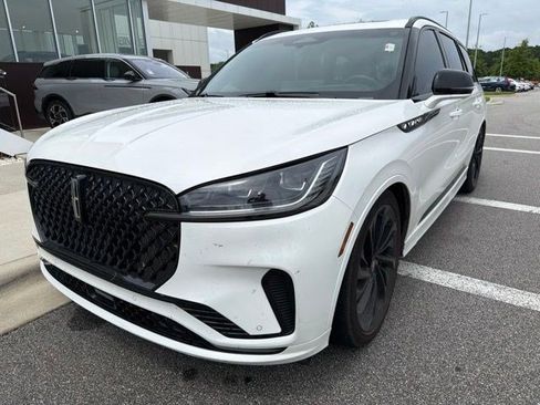 Used 2025 Lincoln Aviator Reserve w/ Equipment Group 201A AWD/4WD image 9