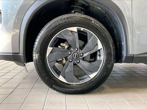 Used 2025 Nissan Rogue SV FWD image 30