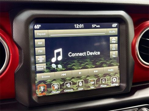 Used 2022 Jeep Gladiator Rubicon w/ Cold Weather Group image 17